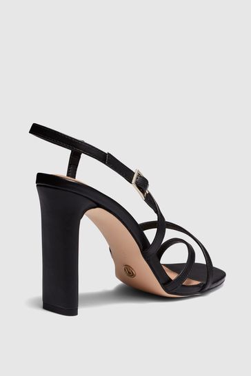 Novo hotsell black sandals