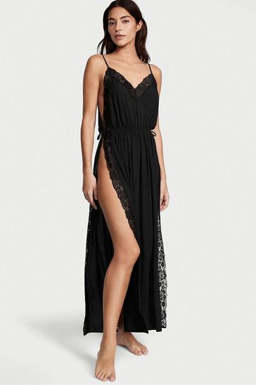 Black slip deals with lace trim