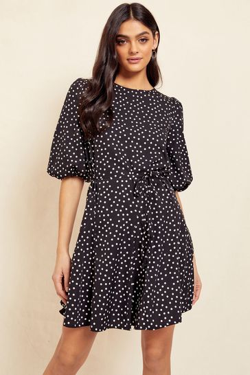 Black white on sale skater dress