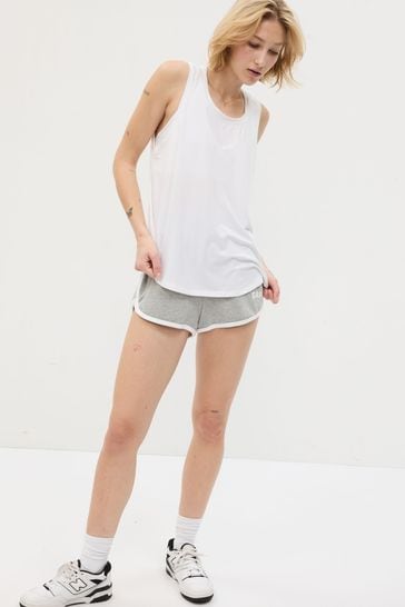Gap store fit tank