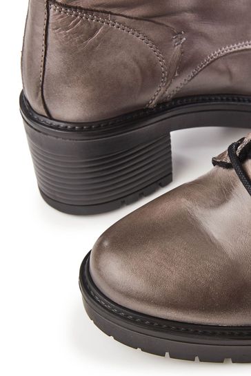 Moda in shop pelle grey boots