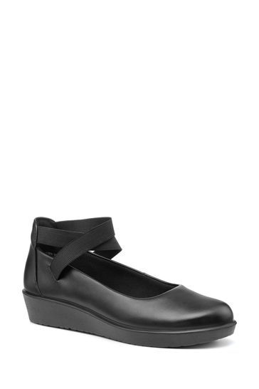 Wynnmere fox ankle strap pump top