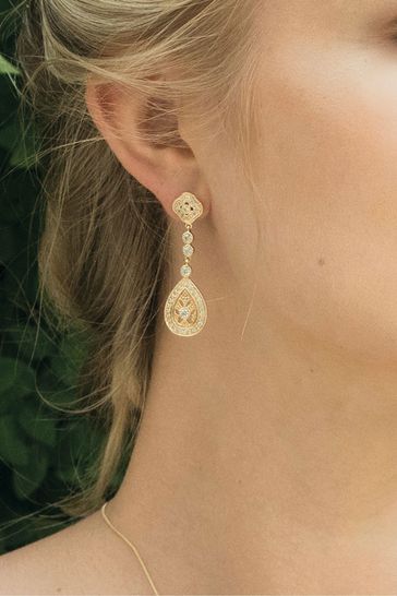 Vintage earrings top