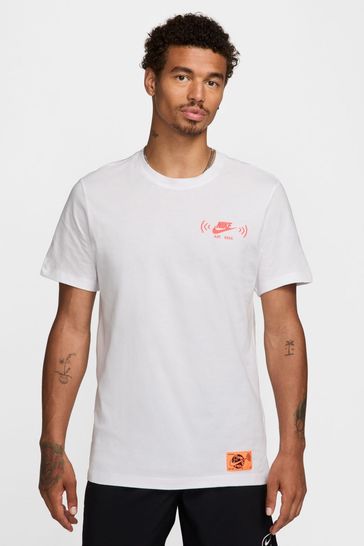 Nike t shirt with back print new arrivals