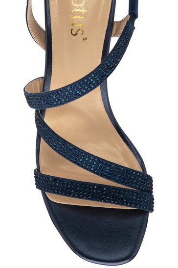 Lotus diamante sandals 2025