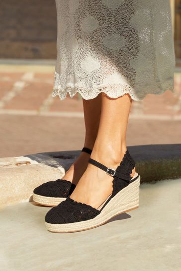 Linzi Black Riviera Woven Closed Toe Wedges