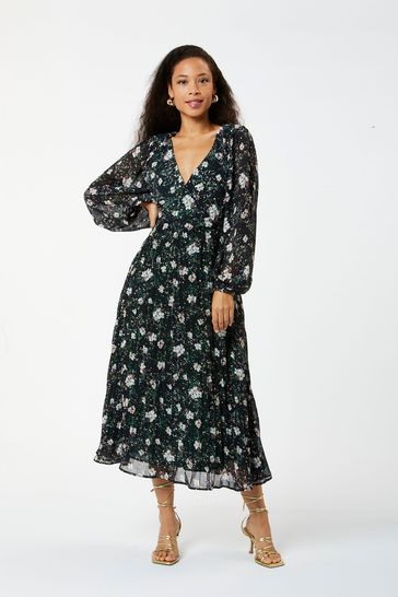 Black pleated maxi best sale dress