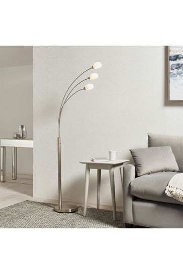 3 bulb outlet floor lamp