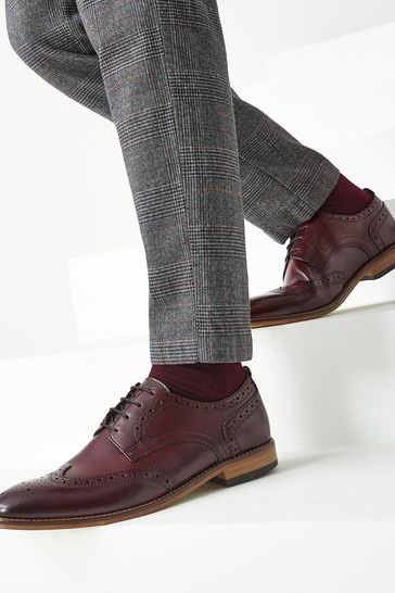 Wide sales fit brogues