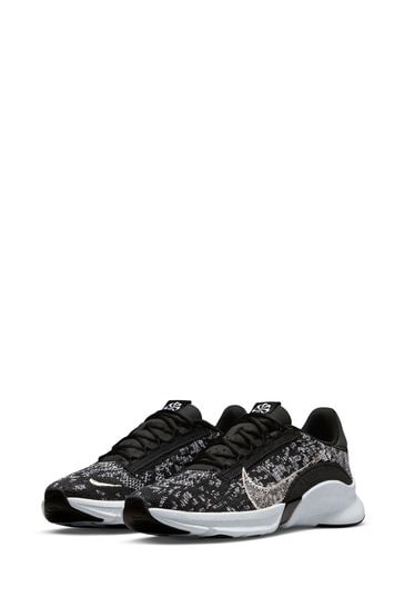 Air max sequent deals 2 black and white