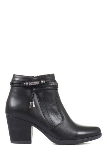 Pavers boots ireland 2025