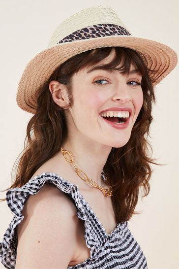 Accessorize hat shop