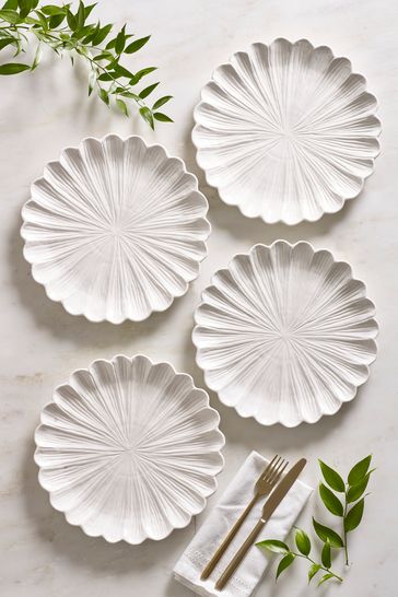 Set of 4 White Flower Dinner Plates
