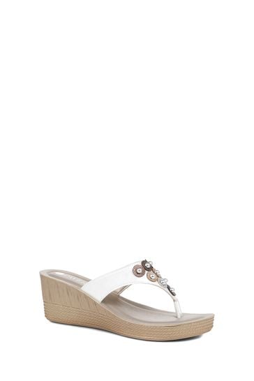 Pavers toe post sandals deals