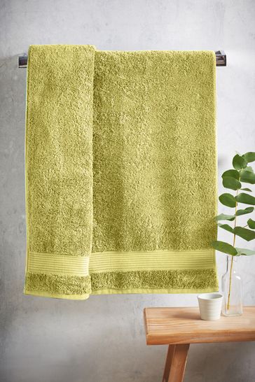 Pale outlet green towels