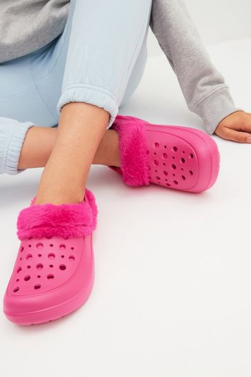 Hot pink crocs with fur outlet