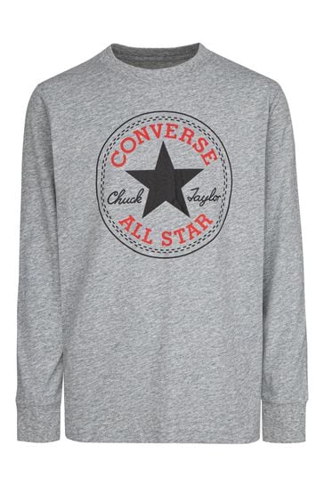 Camiseta gris de manga larga con parche Chuck de Converse