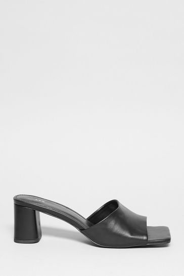 Black hotsell square heels