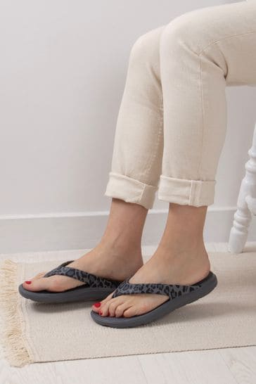 Totes Animal Ladies Solbounce Toe Post Flip Flops Sandals