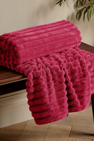Catherine Lansfield Hot Pink Soft and Cosy Ribbed Faux Fur Throw