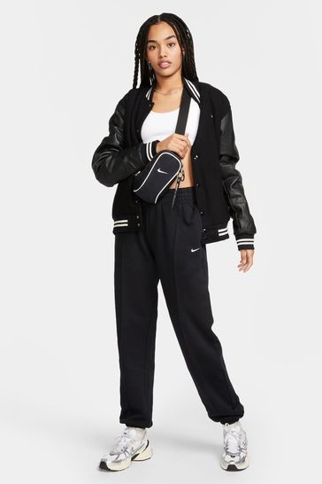 Nike swoosh logo cuffed discount joggers