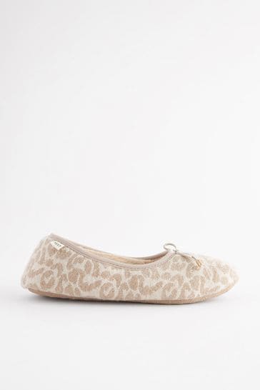 Kohl's bear slippers. So cute! Only $10 on Black Friday! | Ballerina  slippers, Slippers, Animal slippers