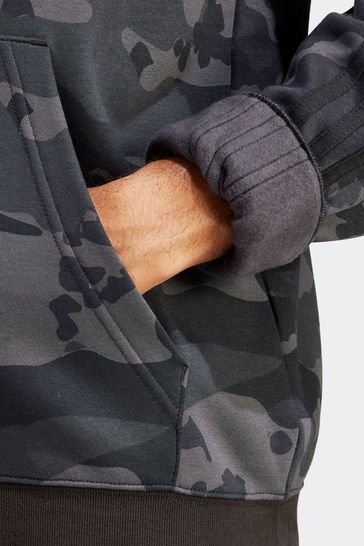 Camo hotsell sweatshirt adidas