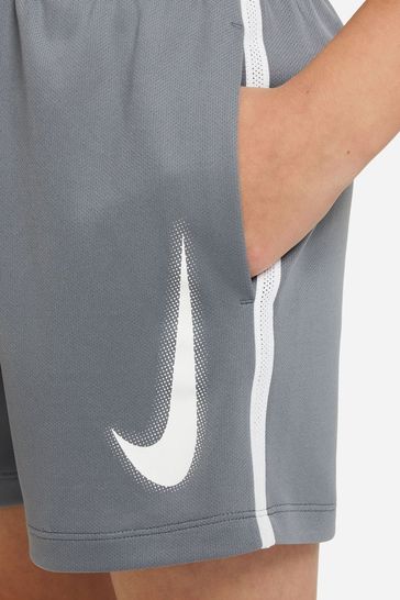 Nike 5 training online shorts