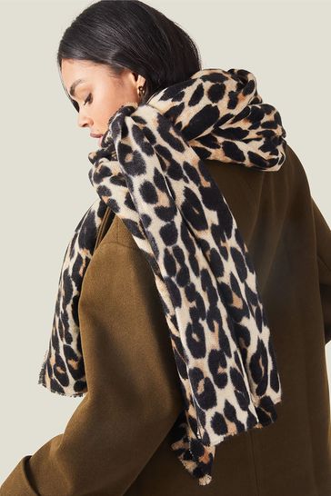 Accessorize leopard scarf 2025