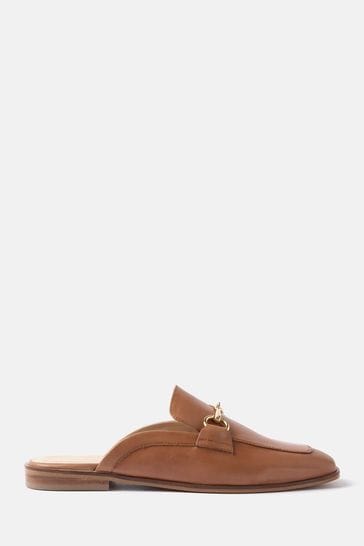 Zapatos mocasines de cuero marrón de Mint Velvet