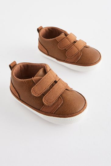 Zapatillas deportivas con dos correas en color marrón tostado (0-24 meses)