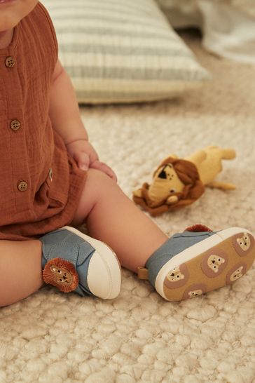Baby blue sales pram shoes