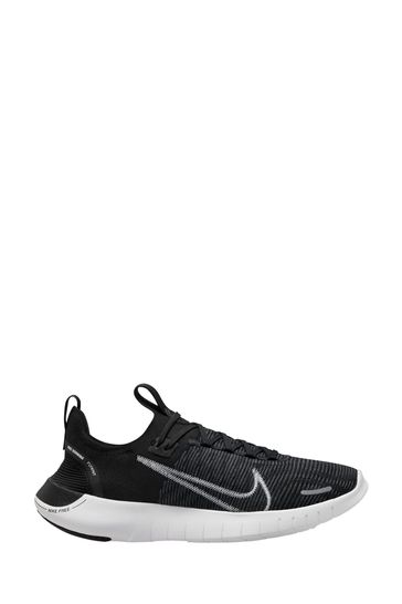 Black nike clearance running trainers