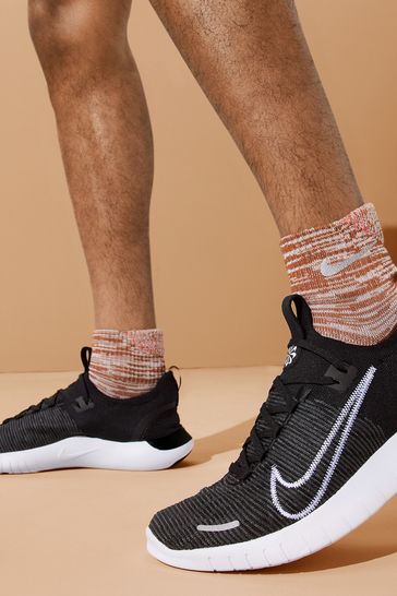 Black nike free outlet run trainers