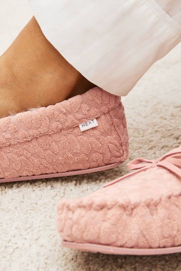 Ugg pink moccasin clearance slippers