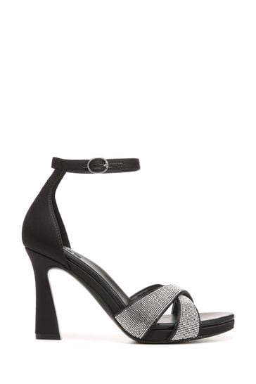Naturalizer black sandals store