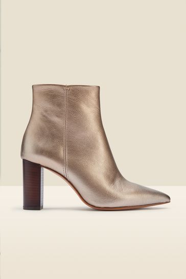 next gold boots