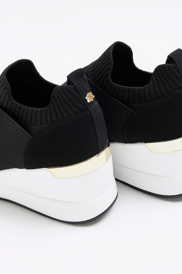 River island online elastic runner trainers