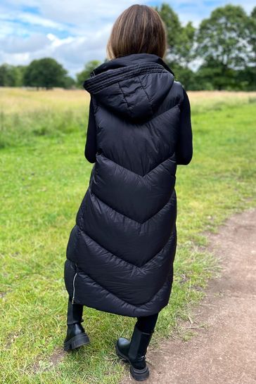 Black hooded puffer hot sale gilet