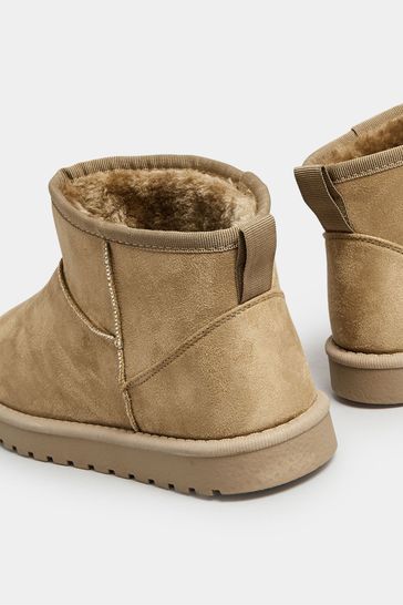 Ugg deals wide fit