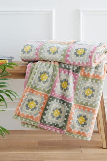 Catherine Lansfield Green Crochet Print Soft And Cosy Fleece Throw