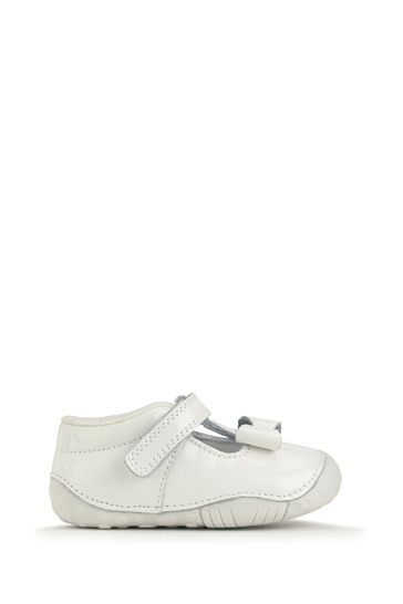 Infant white discount patent leather shoes
