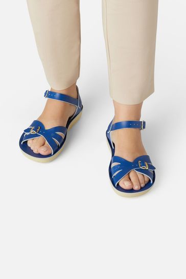 Waterproof sandals uk 2025