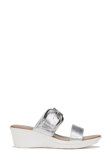 Naturalizer wedge sandals 2025