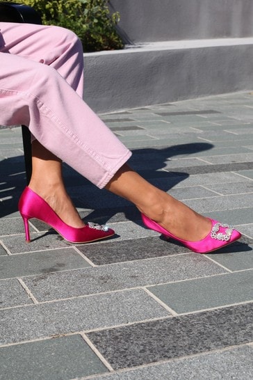 Linzi Pink Danalina Diamante Broach Pointed Court Heel