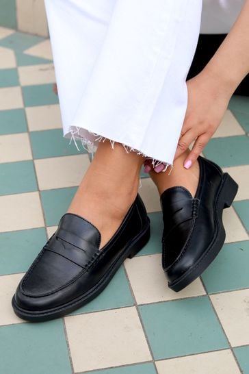 Linzi Black Matte Finley Classic Penny Loafer