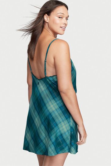 V neck slip outlet