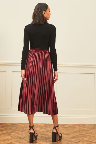 Red velvet pleated hotsell skirt