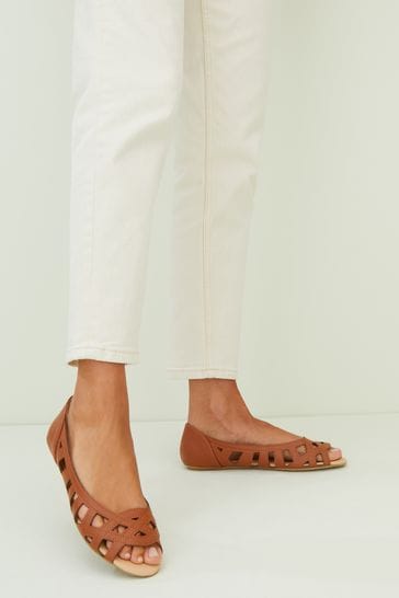 Wide fit peep 2024 toe flat shoes