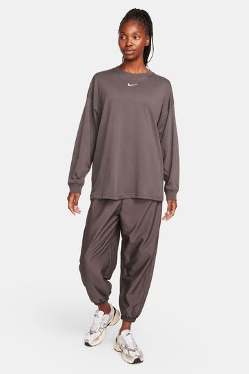 Nike swoosh long sleeve top clearance